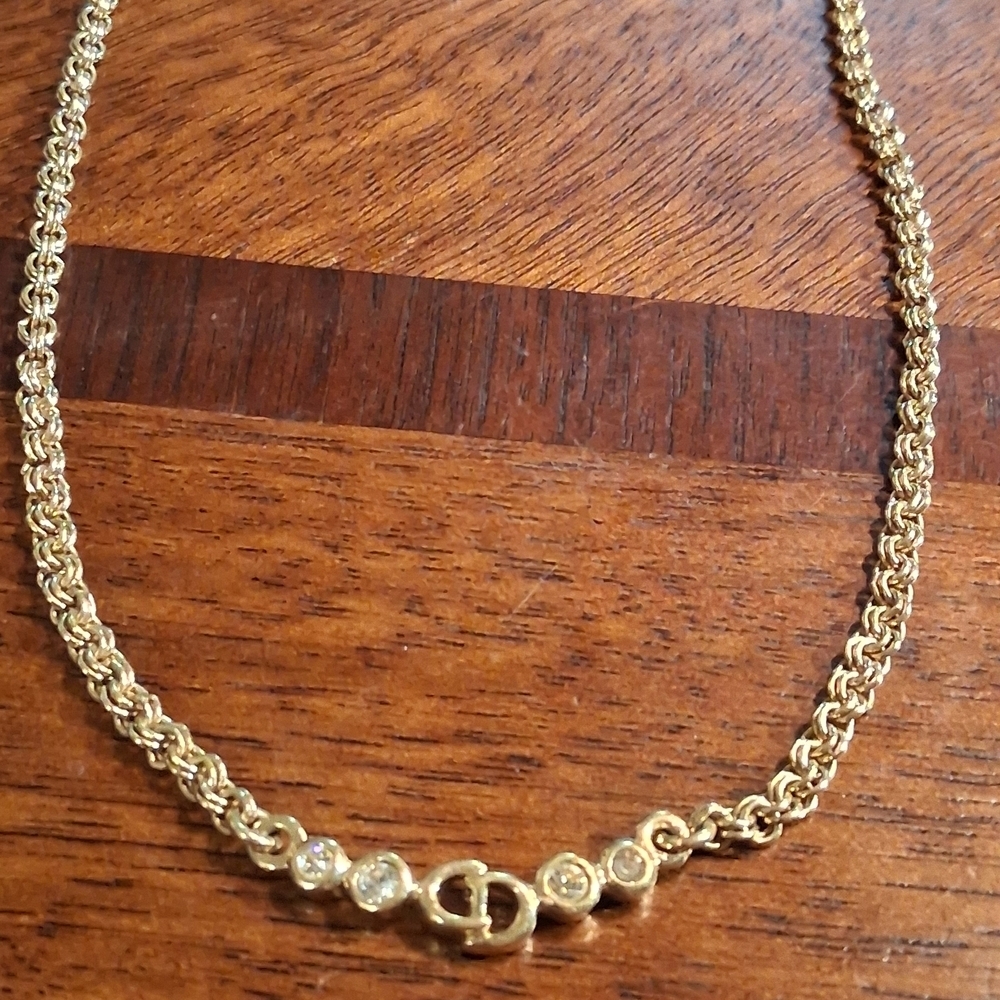 Elegant Gold Chain Necklace